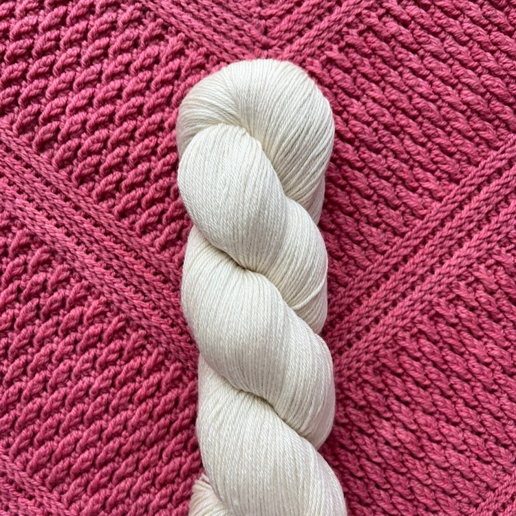 Yarn Matter Smooth Sock | 40% Silk | 30% Extrafine Merino | 30% Yak